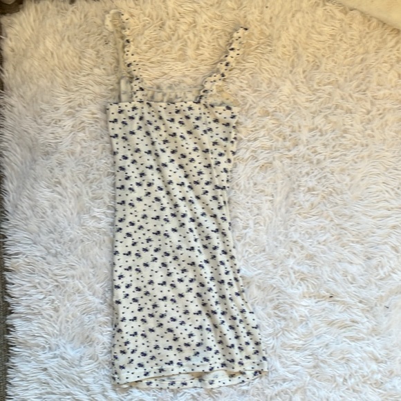 This is a shien floral dress in women's size xsmall - Picture 2 of 4